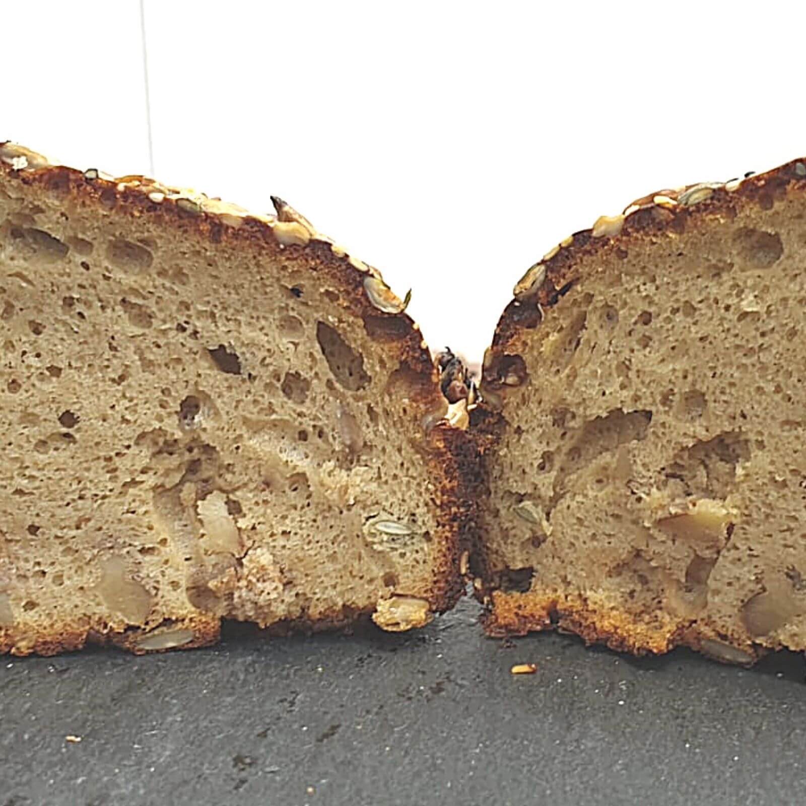 לחם טחינה ללא גלוטן מלא בברזל, עוזר בטיפול באנמיה