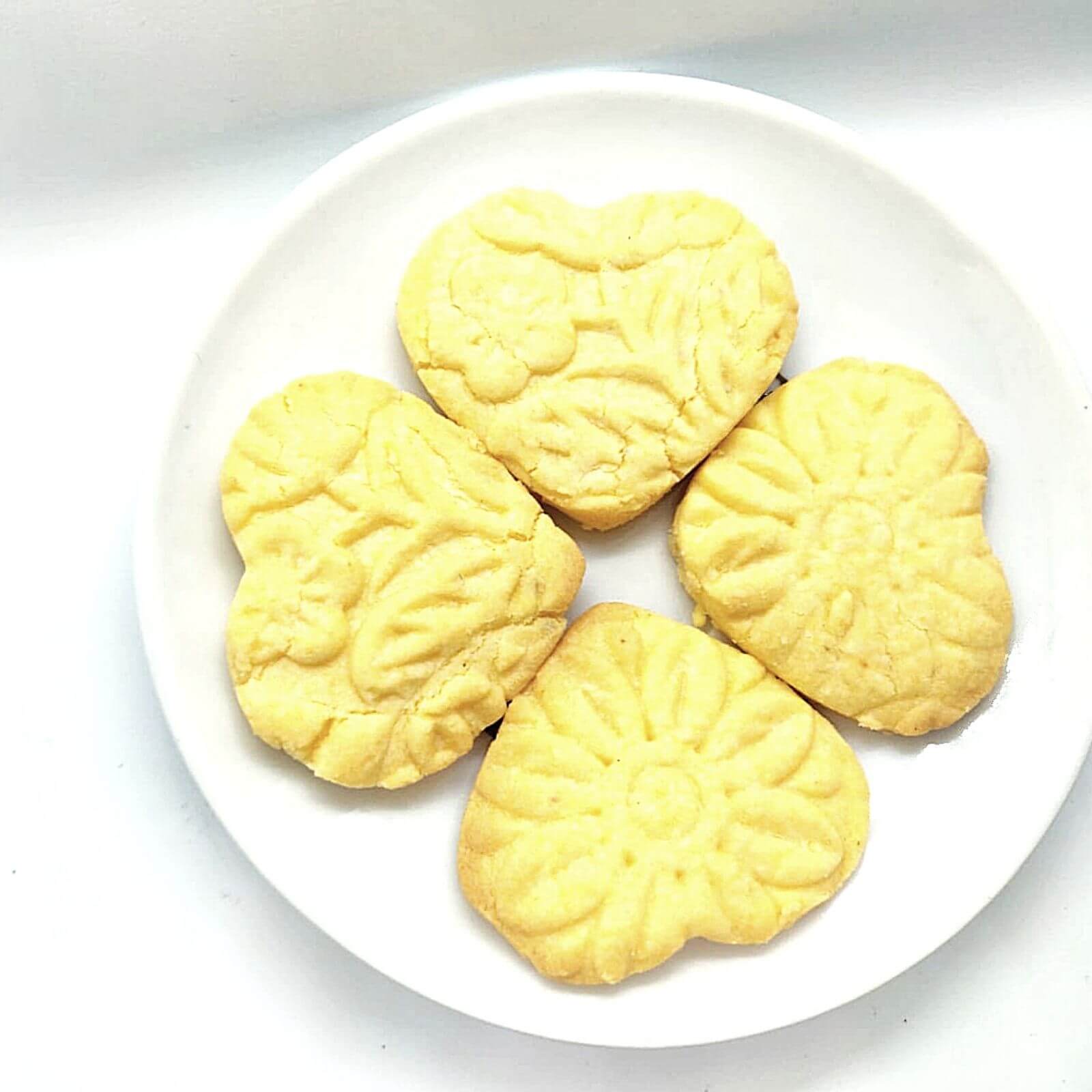 עוגיות חמאה ללא גלוטן בצורת לבבות חן חן גלוצן