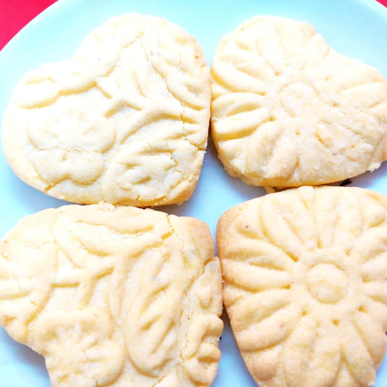 עוגיות חמאה ללא גלוטן בצורת לבבות