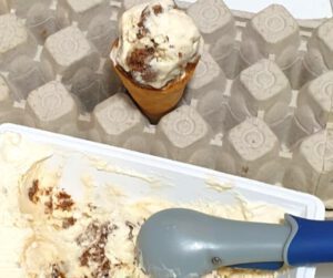 גלידה ביתית מתכון ללא מכונת גלידה מוכן להגשה